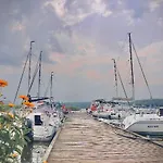 Rybaczowka - Noclegi, Restauracja, Port