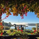 Rybaczowka - Noclegi, Restauracja, Port * Богачево