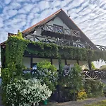 Rybaczowka - Noclegi, Restauracja, Port Bed & Breakfast *