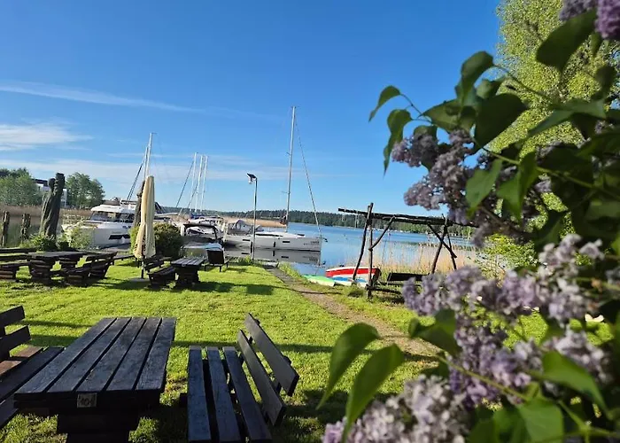 Rybaczowka - Noclegi, Restauracja, Port 波加茨泽沃