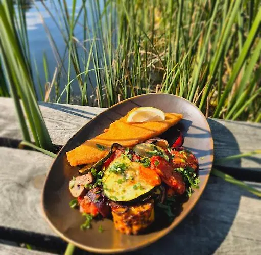 Rybaczowka - Noclegi, Restauracja, Port * 波加茨泽沃