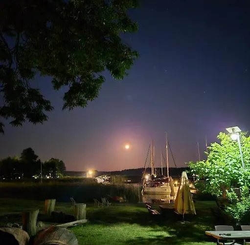 Rybaczowka - Noclegi, Restauracja, Port *