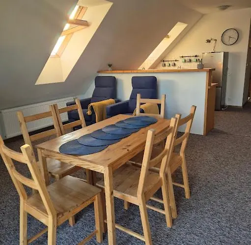 Rybaczowka - Noclegi, Restauracja, Port * 波加茨泽沃